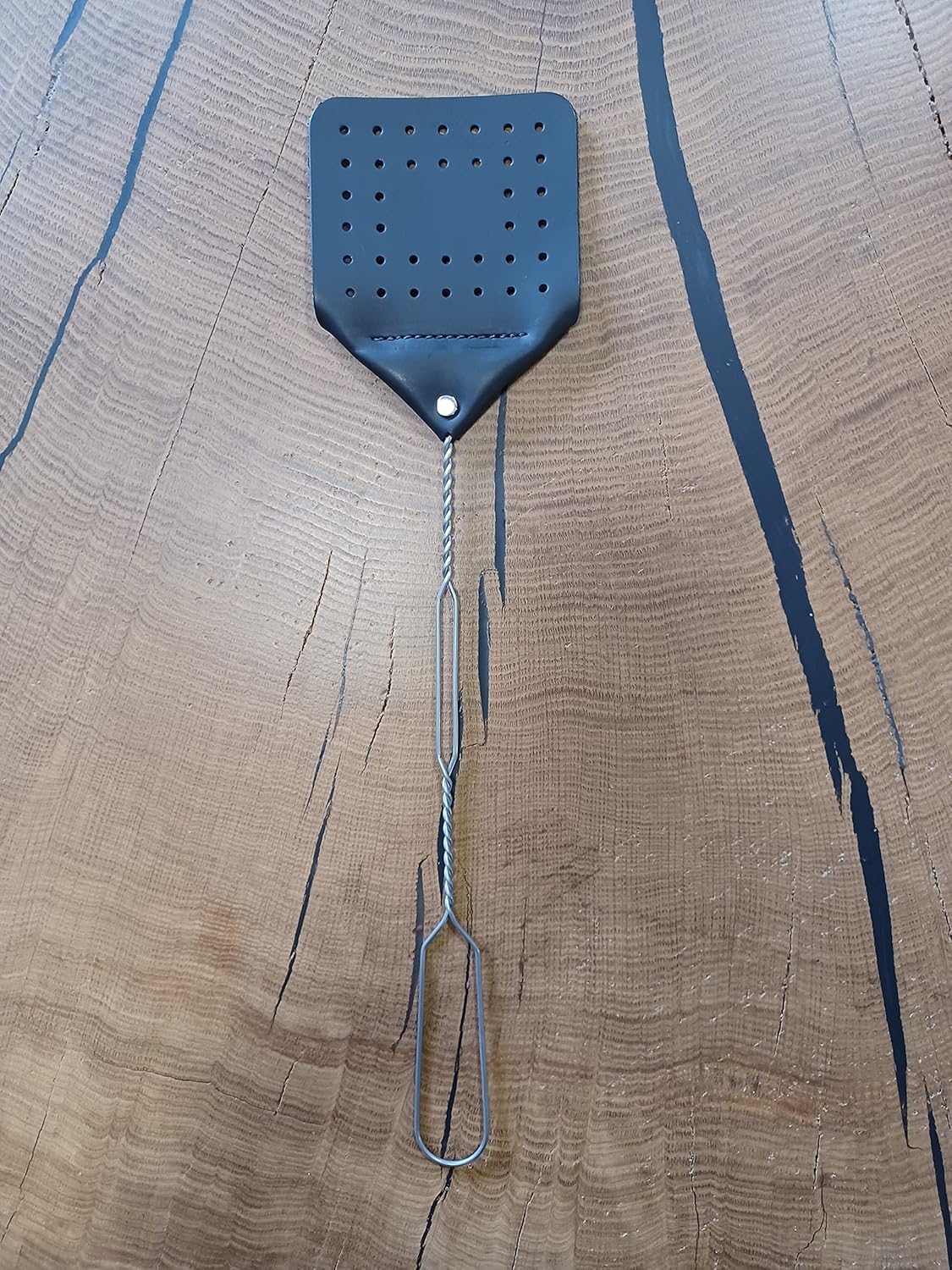 17" Fly Swatter with Leather Plate - Metal Handle - Bug Swatter, Mosquito Swatter, Wasp Swatter (Black)